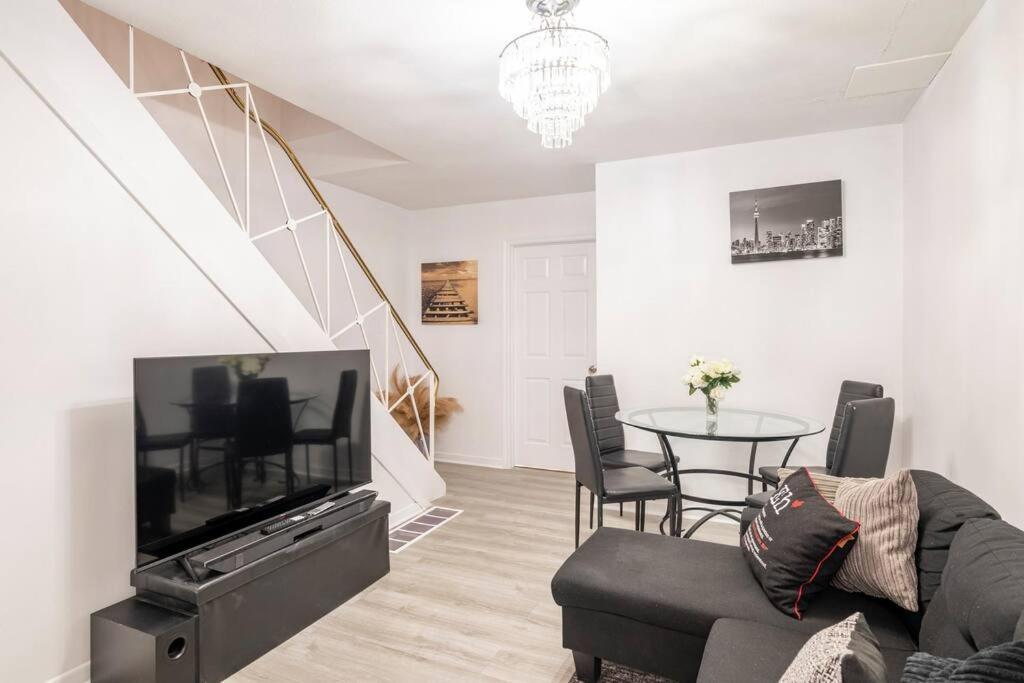 Harmony Home Near University Of Γουότερλου Εξωτερικό φωτογραφία