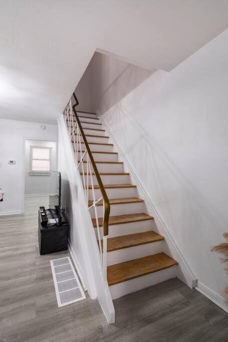 Harmony Home Near University Of Γουότερλου Εξωτερικό φωτογραφία
